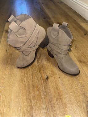 Rocket Dog Taupe Suede Wrap-Strap Ankle Booties